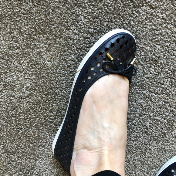 NWOT Tory Burch Navy Skyler Perforated Flats - Picture 3 of 8